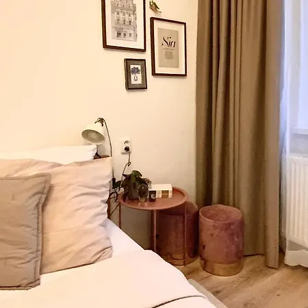 Апартаменти Urban Jungle By Zoom